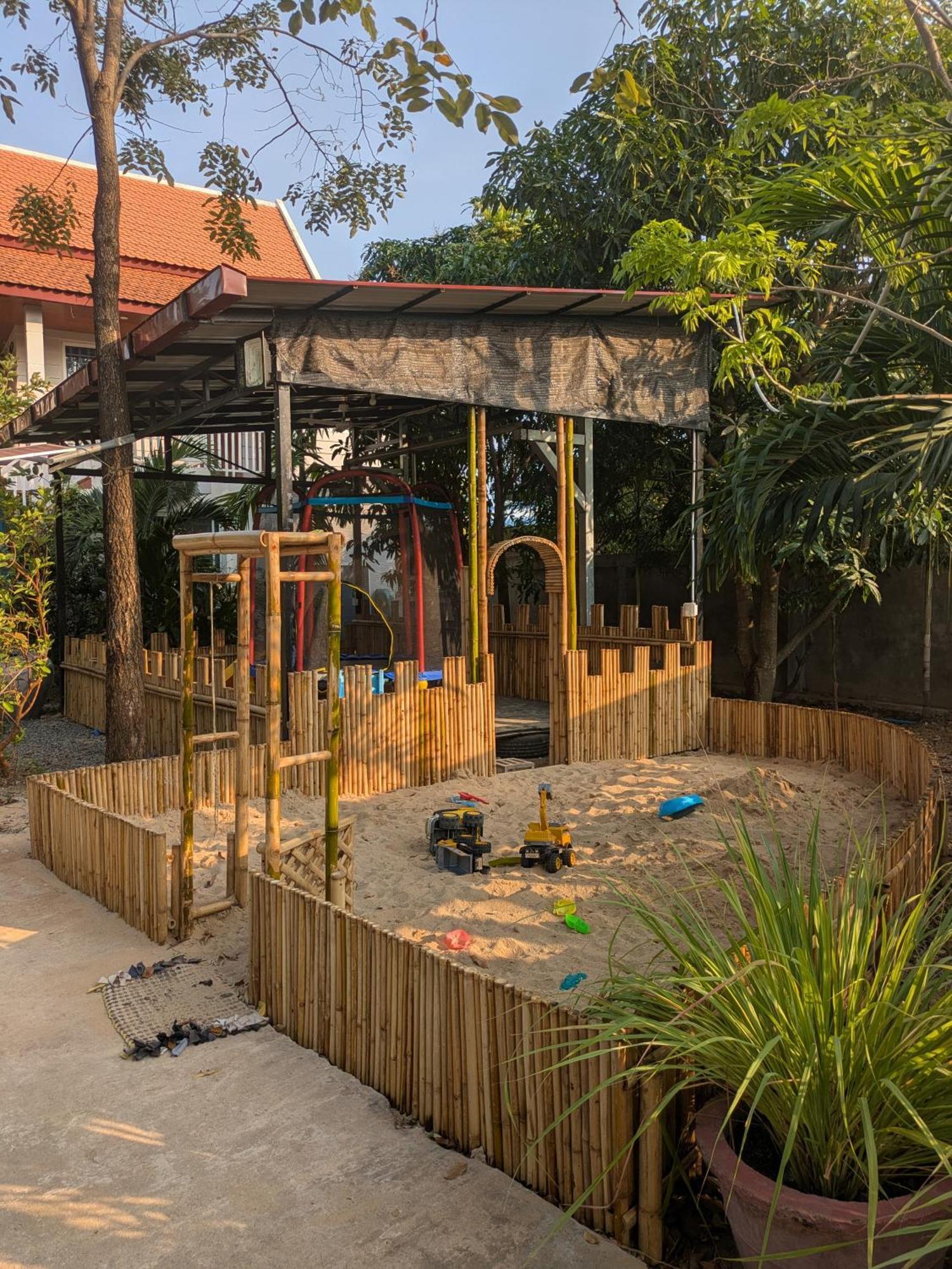 Coconut Lodge Kampot Exterior foto